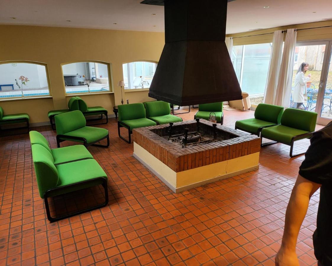 Hotel Causse Comtal Rodez, The Originals Relais Gages-le-Haut Eksteriør bilde