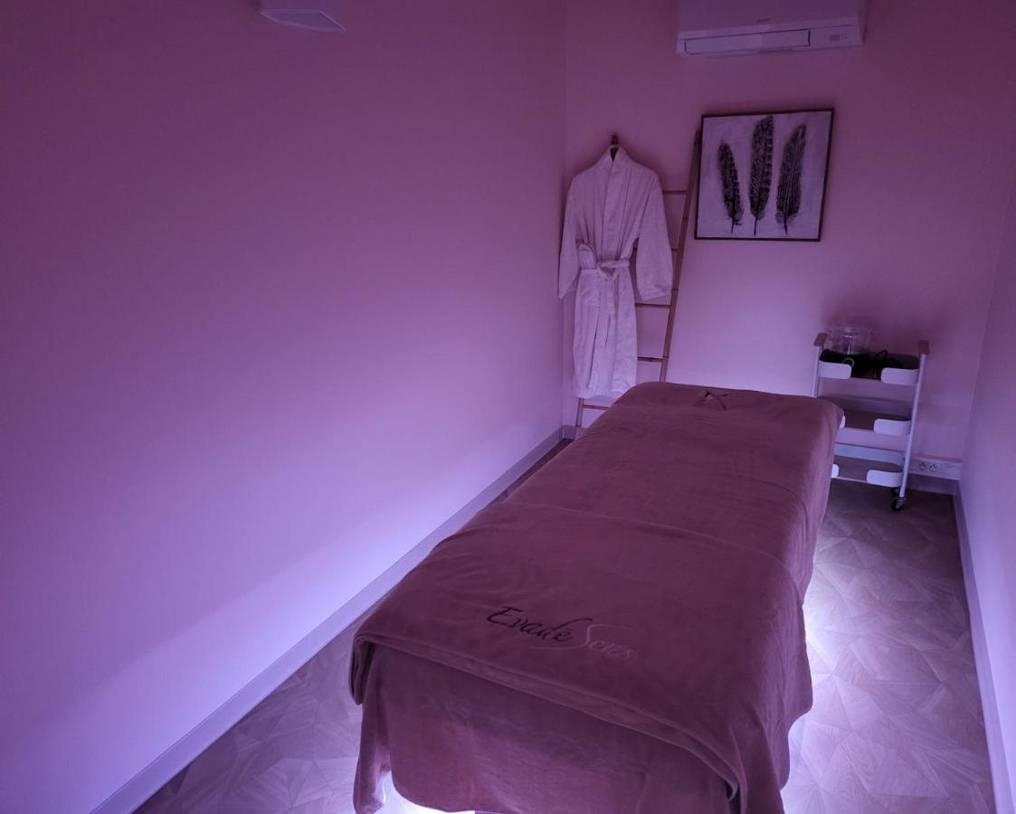 Hotel Causse Comtal Rodez, The Originals Relais Gages-le-Haut Eksteriør bilde