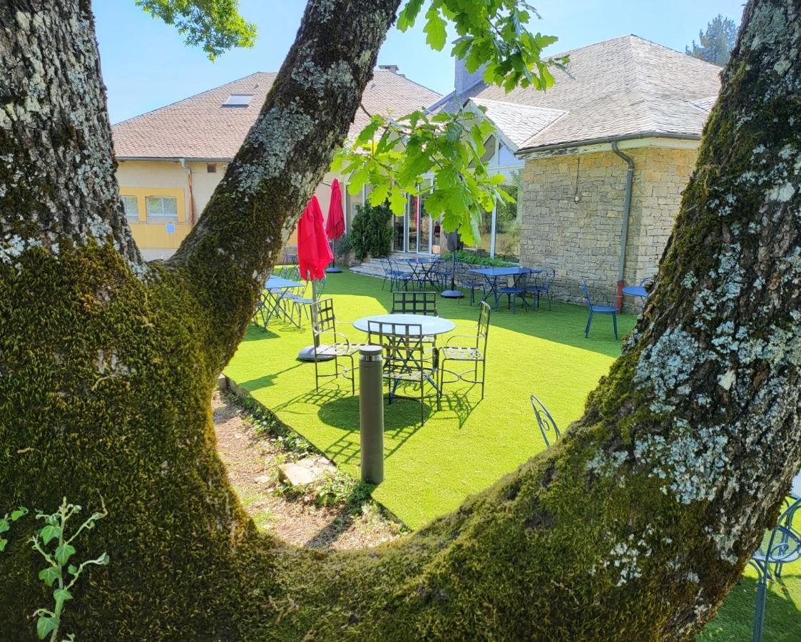 Hotel Causse Comtal Rodez, The Originals Relais Gages-le-Haut Eksteriør bilde