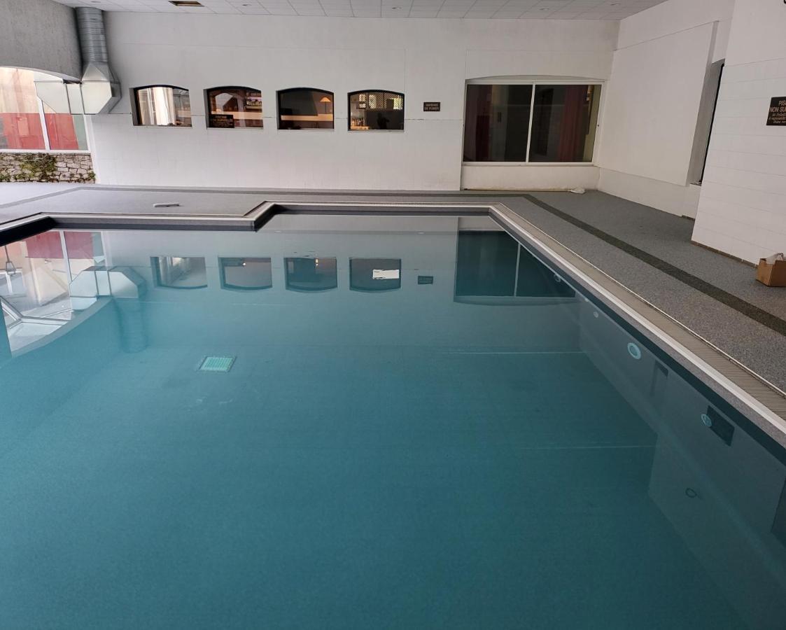 Hotel Causse Comtal Rodez, The Originals Relais Gages-le-Haut Eksteriør bilde